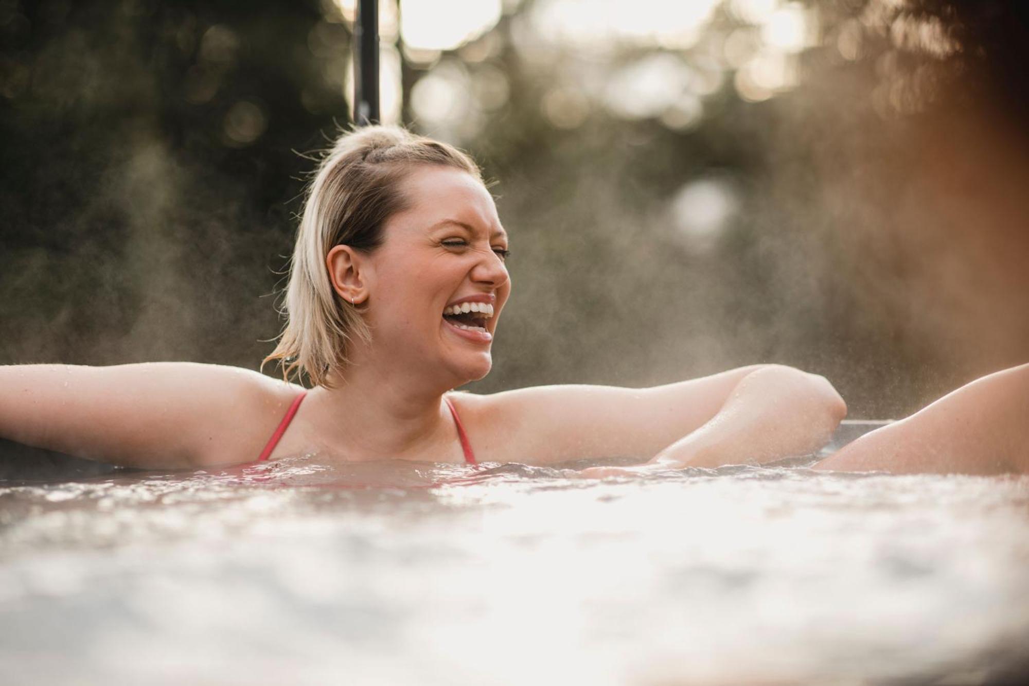Cleeves Cabins Ailsa Luxury Lodge With Hot Tub Dalry  Екстериор снимка